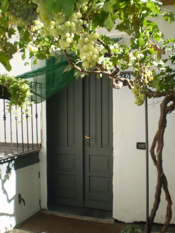 Il Giardino Di Emilio Acomodação com café da manhã Marrùbiu Exterior foto