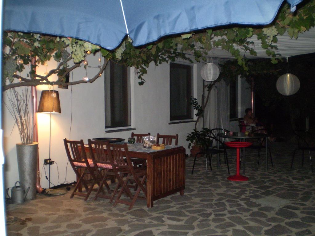 Il Giardino Di Emilio Acomodação com café da manhã Marrùbiu Quarto foto