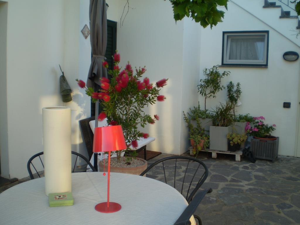 Il Giardino Di Emilio Acomodação com café da manhã Marrùbiu Quarto foto