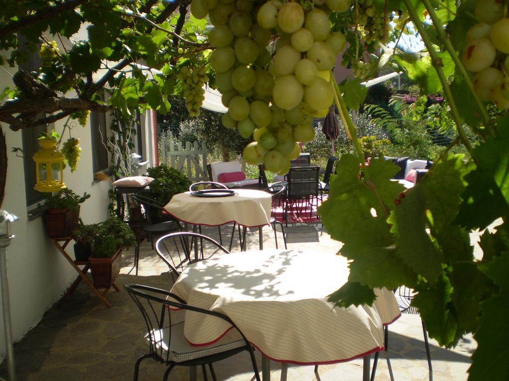 Il Giardino Di Emilio Acomodação com café da manhã Marrùbiu Exterior foto
